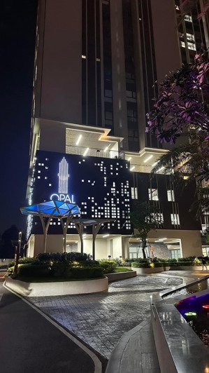 kẹt tiền cần bán gấp căn hộ opal skyline 64.4m2 sổ sẵn công chứng ngay hợp đồng thuê sẵn chỉ 1,95tỷ