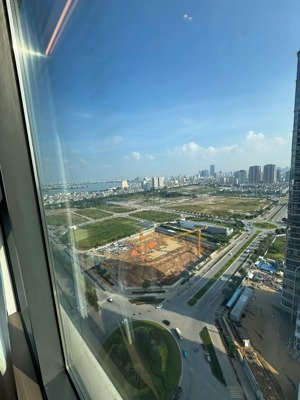 cho thuê căn hộ 4 ngủ 3 vệ sinh toà n01t6 ngoại giao đoàn