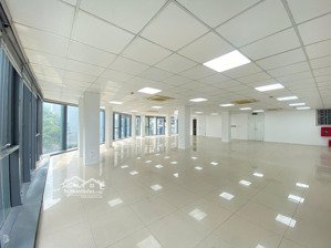 bql tòa nhà cần cho thuê slot cuối cùng mặt phố khúc thừa dụ 200m2 giá chỉ 37tr/tháng
