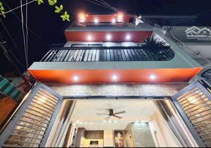 bán nhà bùi đình túy p.24 bình thạnh dt: 50,4m2 ( 5m*10,4m ) giá: 7 tỷ 900 còn thương lượng