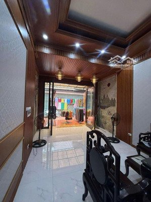 bán nhà riêng phố lụa_60m2_ôtô đỗ trong nhà_nhỉnh 14tỷ_khu đất có lộc !