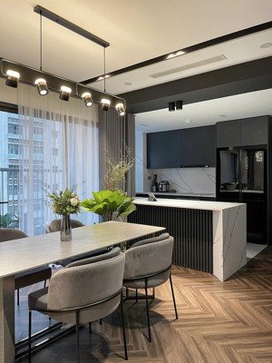 chính chủ cần bán tầng 15 cc golden palace-c3 lê văn lương 148m2 13.18tỷ,, lh 