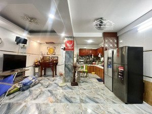 bán nhà đường hoàng diệu, 4 tầng, sd 96m2, gần cầu ông lãnh, quận 4, chỉ 7.x tỷ