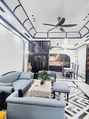 còn duy nhất căn liền kề 75m2 (5x15m) vin marina full đồ có thang máy !!!