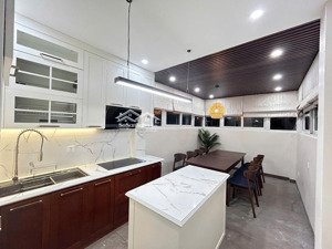 bán nhà mặt phố hoa bằng - vị trí đẹp - phân khúc hiếm - kinh doanh - gara ô tô - thang máy