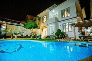 cho thuê biệt thự sân vườn + hồ bơi + đồi ngọc tước ( dt: 356m2 ) +1tr1l + 40 triệu / tháng tl