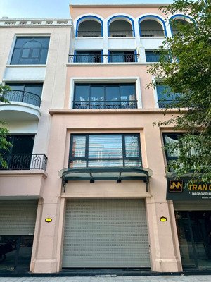bán shophouse đường đại dương 75m2 giá 12,6 tỷ, sẵn sổ hướng đông nam gần cổng vào dự án