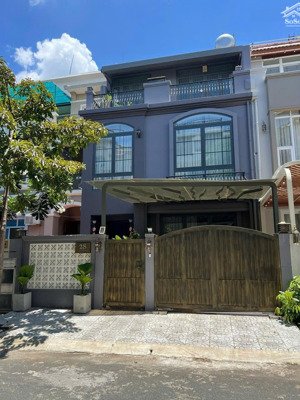 bán biệt thự mỹ thái 1 phú mỹ hưng sd 207.8m2 40,5 tỷ 