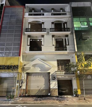 330-332 cao thắng, q.10 - dt: 8.6 x 20m - kc: trệt, 4 lầu phù hợp kinh doanh nhiều ngành nghề