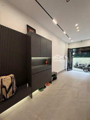 32 m 6 tầng thang máy , ô tô vào nhà p hồng tiến , lb giá chỉ 12 tỷ