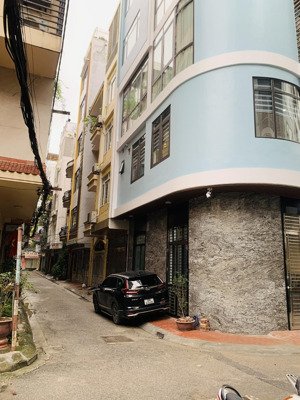 nhà lô góc cực hiếm hoàng quốc việt ô tô tránh, 2 mặt thoáng, 75m², mặt tiền 6m, giá 27 tỷ