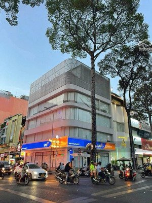 bán nhà siêu vị trí mặt tiền nguyễn gia trí (d2 cũ) - dt: 9 x 21m - 3 tầng - giá bán 44 tỷ tl