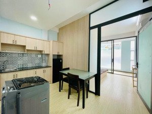 chính chủ phòng full nội thất, giá 8,9tr (thương lượng), ngay mặt tiền vũ huy tấn, bình thạnh