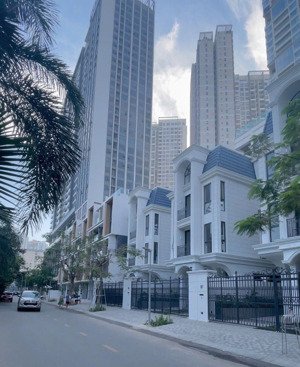 chủ bán gấp - duy nhất 1 căn biệt thự, villa phường thảo điền - sổ đỏ chính chủ