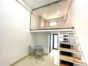 giá 5,9tr - 30m2, ngay ngô tất tố, hẻm rộng, full nội thất, tách bếp,...