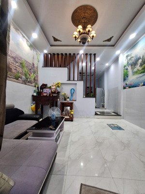 chủ gửi nhà 3 tầng - 1 xẹc lã xuân oai - long trường - quận 9 nhỉnh 5 tỷ