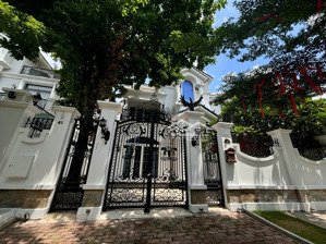 biệt thự góc 2mt gần phan bá vành-trương văn bang tml q2 17,5x20m(355m2) hầm 5tầng mới xây 85 tỷ tl