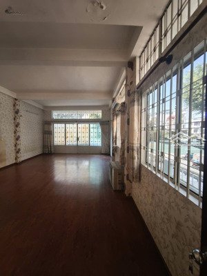 cho thuê nhà góc 2mt kinh doanh, đường bình phú, 7x21m, 3 lầu, vị trí đẹp