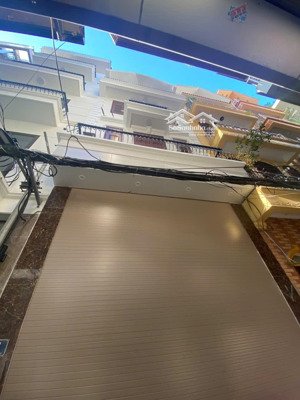 chính chủ cho thuê gấp nhà riêng, ô tô vào nhà, phố vương thừa vũ, 45mx4 tầng, 5pn, giá 18tr/tháng.