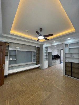 bán nhanh căn hộ chung cư 3 ngủ toà 30t nam trung yên. vào ở ngay