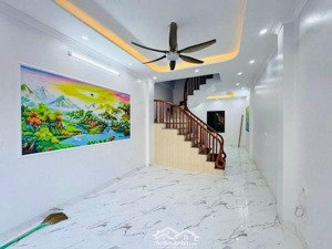 phân lô ngô quyền- hà đông 40m x 5t, mặt tiền rộng, có sân chơi trước nhà, full nội thất xịn