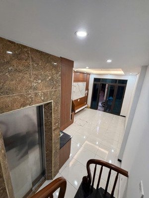 gia đình em chuyển nhà cần bán căn 5 tầng thang máy mậu lương hơn 7 tỷ