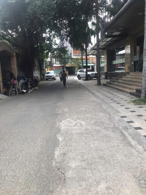 đất đẹp hoàng diệu, hàng hiếm có.trung tâm thủ đức. ngay trường đh ngân hàng, sư phạm kỷ thuật tphc