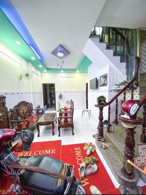 nhà ngay bàu cát hxh 2 tầng 5 pn 2 wc btct tặng nội thất giá 6,89 tỷ