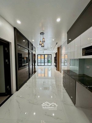 bán nhà mặt đê trần khát chân 80m² 5 tầng thang máy kinh doanh đỉnh cao