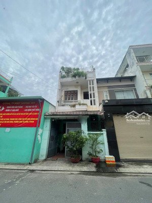 nhà hxh tân hoà đông dt: 4.5 x 21m trệt 1 lầu sân thượng, giá 8.9tỷ có thương lượng