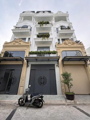 bán nhà 4 tầng hẻm 8m thông 1/ kênh nước đen 4x15m gia1 8 tỷ tl/căn