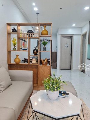 cho thuê căn 70m2 2pn 2wc full nội thất thiết kế cao cấp có giường 2 tầng, view hồ bơi ở ngay