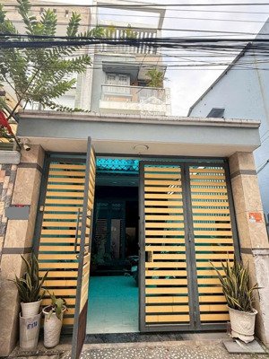 nhà phố hoàn công gần khu hành chính, phường dĩ an, tp dĩ an.