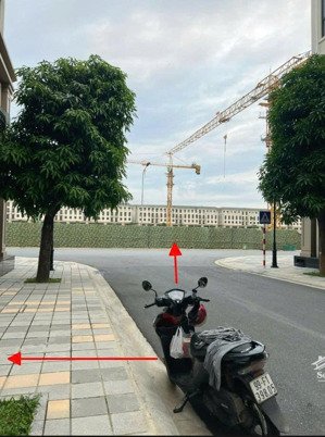 cần tiền bán cắt lỗ căn 60m2 vịnh tây ngay sát chung cư giá chỉ 9,3 tỷ