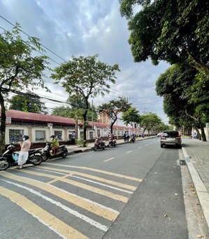 gấp chính chủ bán nhanh lô đất 2 mặt tiền-p bình thọ tđ