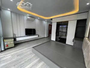 nhà đẹp dân xây phố ái mộ,cách 1 nhà ra ô tô tránh.35m,5 tầng,full nt,ngõ thông. nhỉnh 8 tỷ