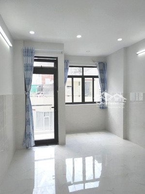 cho nữ thuê phòng trọ q.bình thạnh, 25m2 mới đẹp, ban công, cửa sổ, hẻm 7m. giá rẻ nhất khu này.