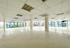 mặt bằng trung tâm tiếng anh đẹp tại tòa buliding mặt phố dịch vọng- cầu giấy 400m2