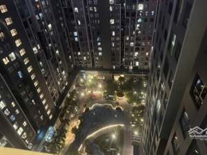 bán 1 căn west gate - 69m2 ; nhà trống và full nội thất giá bán 3,1 tỷ. lh xem nhà : 