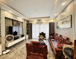 nhà đẹp phố trung kính 55m2 x 5t, kinh doanh, gần phố, ô tô đỗ cửa, giá 15 tỷ.
