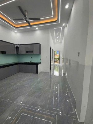 bán nhà 1 trệt 1 lầu vị trí đẹp hiếm có tại tân hiệp, tp tân uyên, bình dương