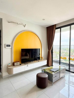 chính chủ bán nhanh căn hộ 2pn góc full nội thất giá cạnh tranh cc the emerald golf view