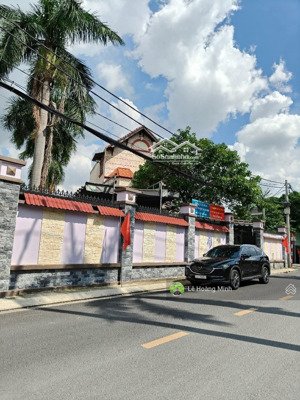 bán biệt thự có xưởng 1350m2 mặt tiền đường 20m ngay cv phần mềm quang trung