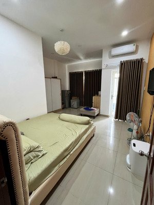 bán penthouse chung cư h2 hoàng diệu p9, q4. dt: 185m2, giá: 13.5 tỷ
