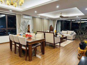 bán nhanh căn 168m2 3 ngủ, view đẹp, giá tốt, full nội thất cao cấp giá 14tỷ450. lh 