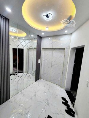 chính chủ cần bán căn nhà phố khâm thiên - đê la thành - 15m2 - sổ đỏ riêng - 2,8x tỷ