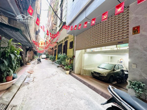 gấp ! gấp - oto đỗ sát cửa tại - trung tâm cầu giấy, nhà đẹp về ở ngay