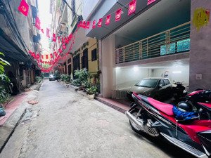 phân lô cầu giấy - hoàng quốc việt - vỉa hè ô tô tránh - hang máy -48m 6 tầng mt 6.6m giá hơn 17 tỷ