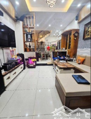 hơn 8 tỷ tl. nhà 4 tầng cực đep. mtkd đỉnh lê thiệt, nguyễn sơn. dt: 44m2. tặng full nội thất