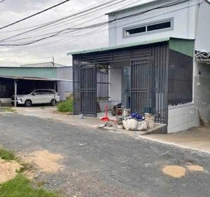 bán đất có sẵn dãy trọ 109m2 giá 830tr gần kcn thành thành công. sổ hồng riêng